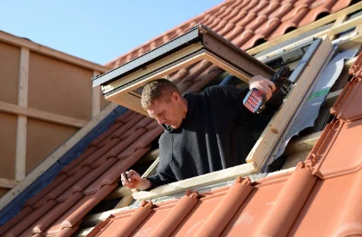 Pose de fenêtres de toit Velux à Rougemontiers